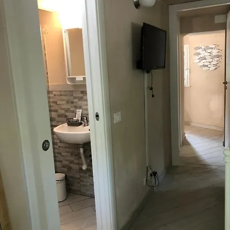 A Pochi Passi Dal Mare Apartment *